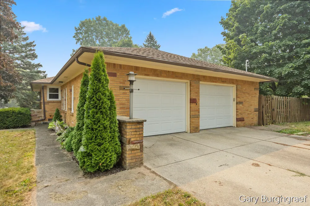 3026 Burton Street SE Grand Rapids, MI 49546
