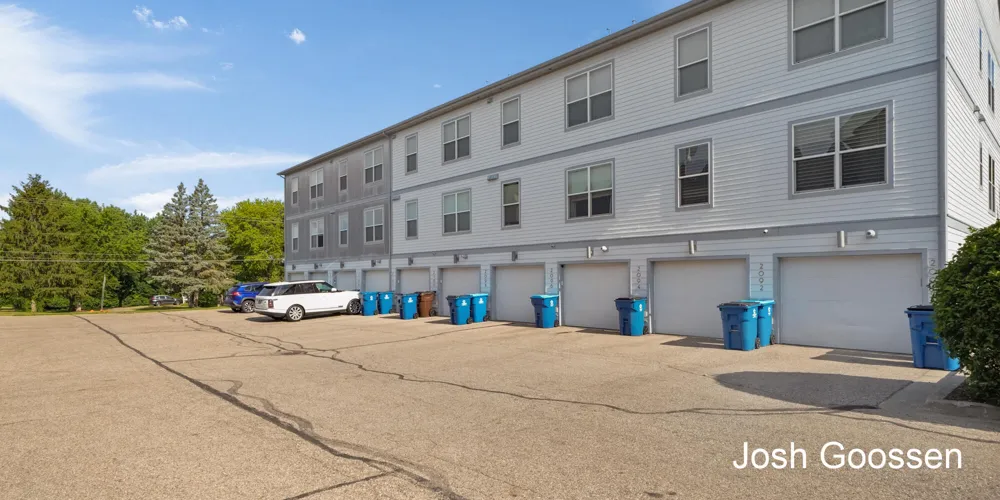 2106 Celadon Drive NE #34 Grand Rapids, MI 49525