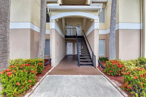 815 W BOYNTON BEACH BOULEVARD #15-202