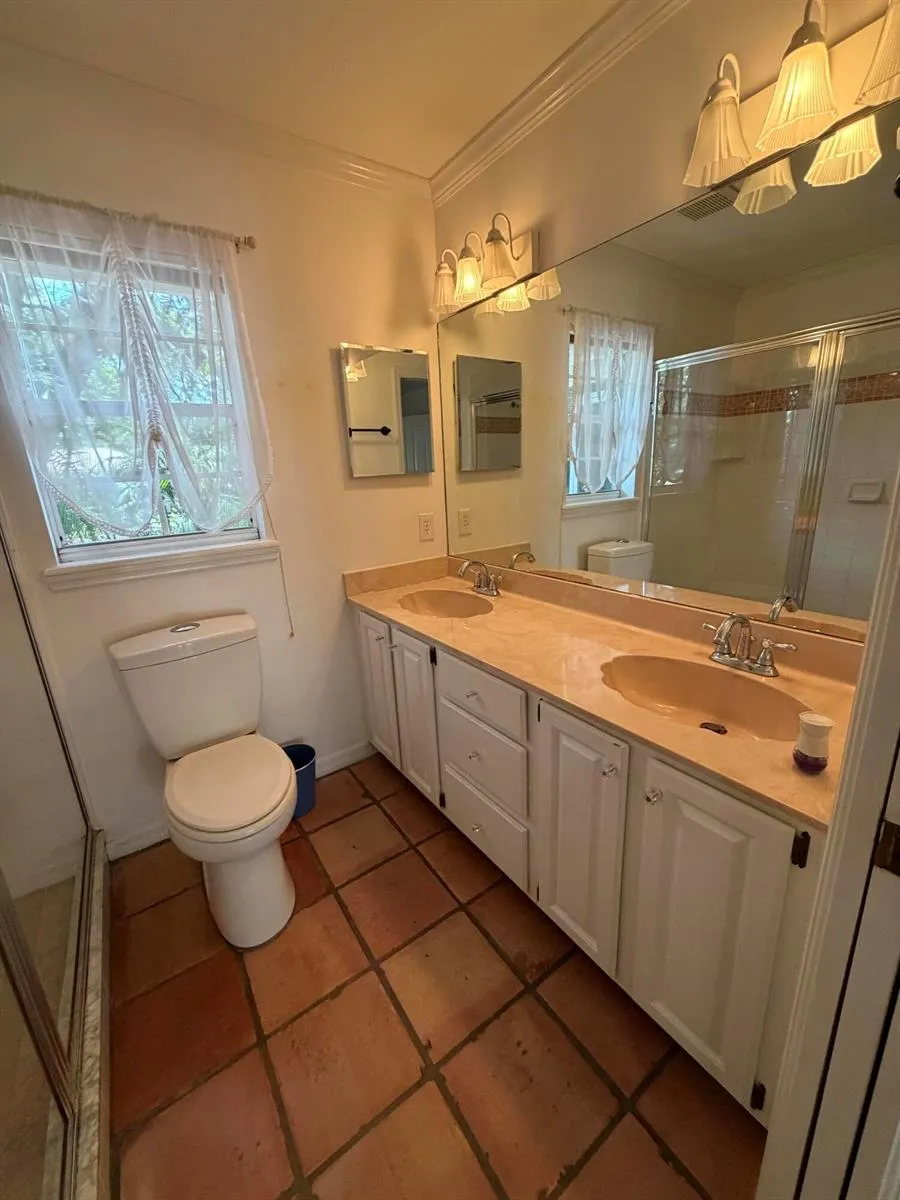1290 5th Place Vero Beach, FL 32962