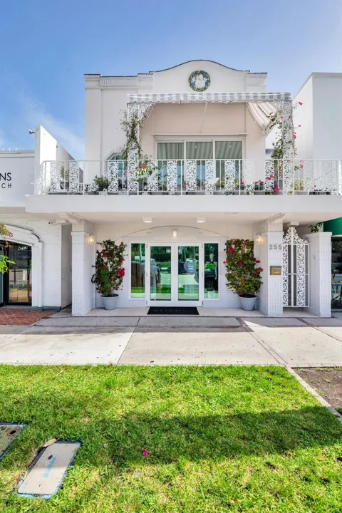 255 Royal Poinciana Way