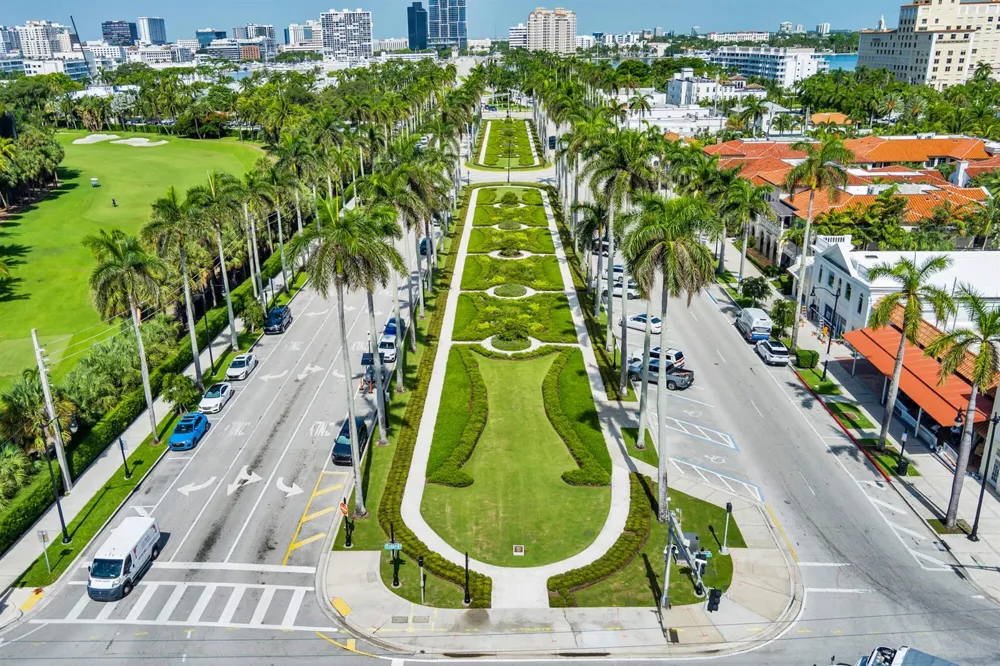 255 Royal Poinciana Way Palm Beach, FL 33480