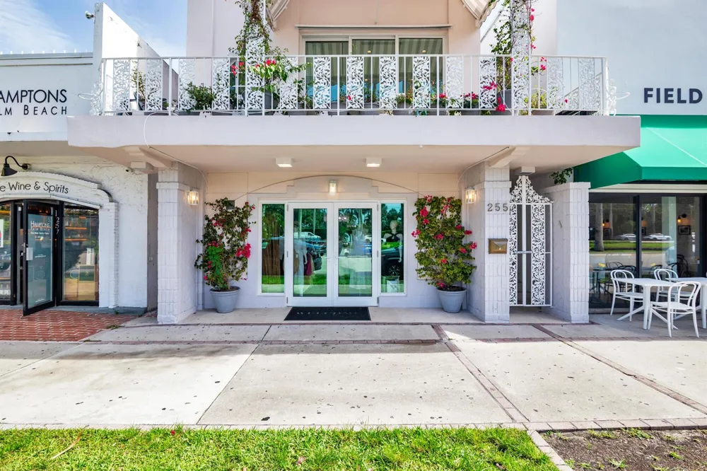 255 Royal Poinciana Way Palm Beach, FL 33480