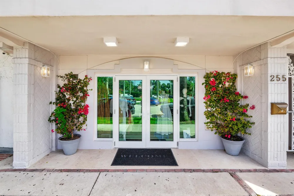 255 Royal Poinciana Way Palm Beach, FL 33480