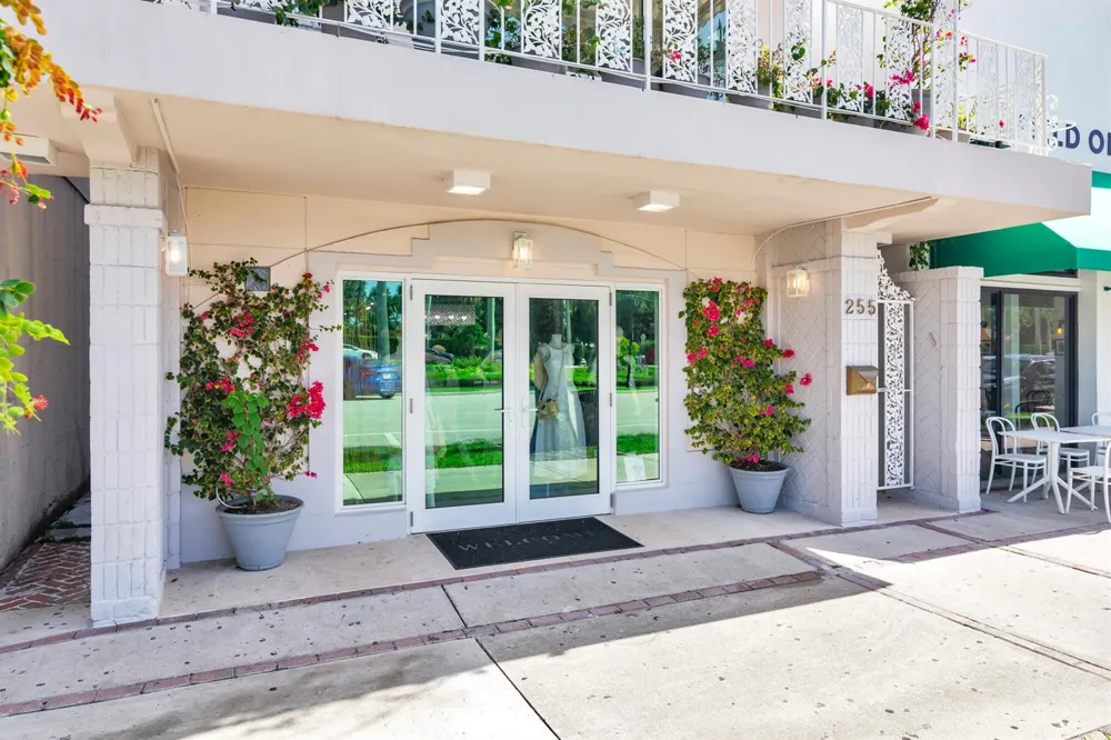 255 Royal Poinciana Way Palm Beach, FL 33480