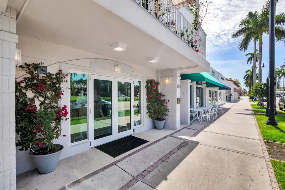 255 Royal Poinciana Way Palm Beach, FL 33480