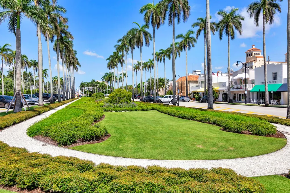 255 Royal Poinciana Way Palm Beach, FL 33480