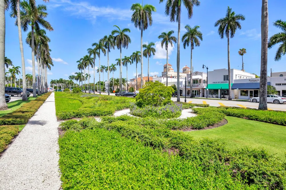 255 Royal Poinciana Way Palm Beach, FL 33480