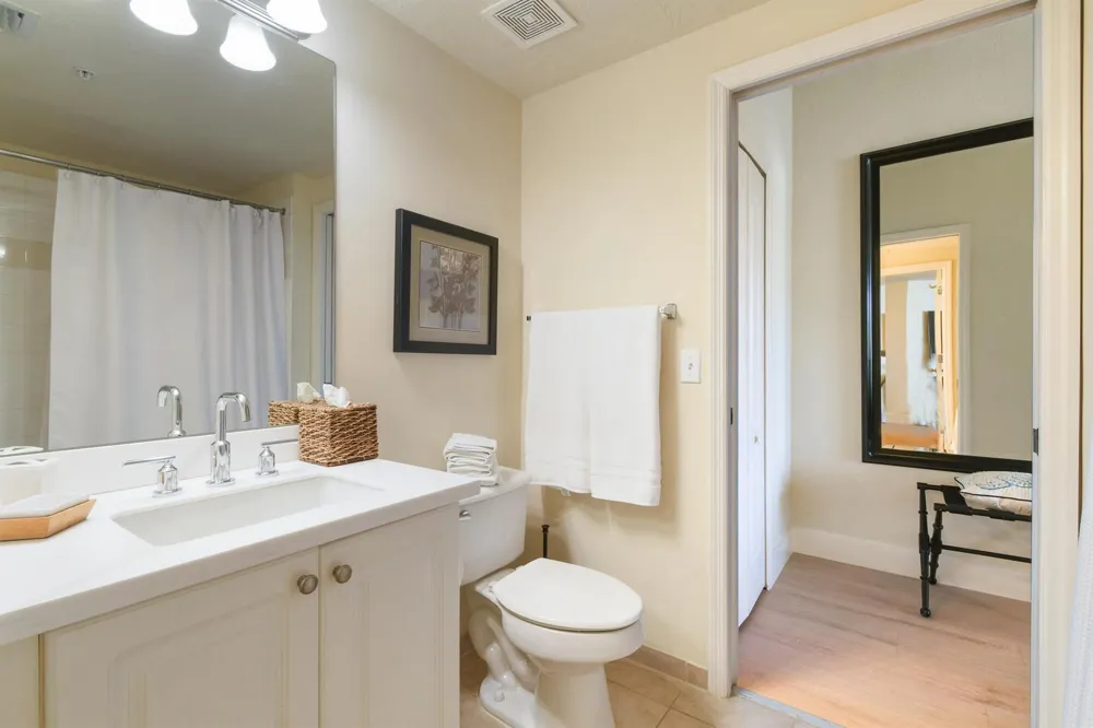 11028 Legacy Drive #203 Palm Beach Gardens, FL 33410