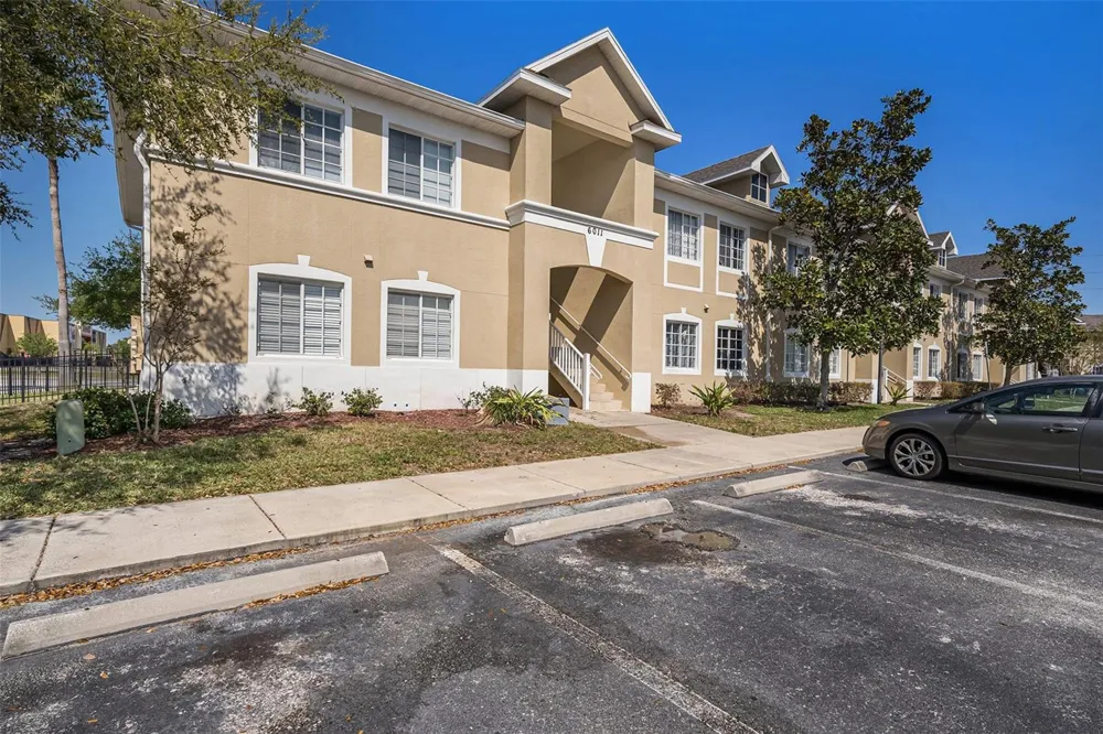 6011 SKYDALE WAY #101 Riverview, FL 33578