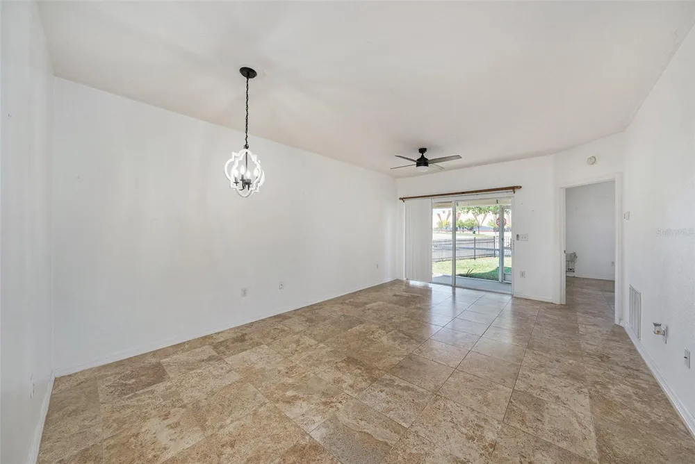 6011 SKYDALE WAY #101 Riverview, FL 33578
