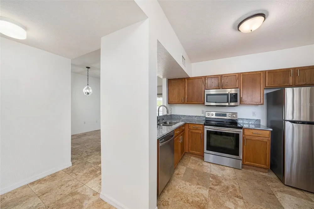 6011 SKYDALE WAY #101 Riverview, FL 33578