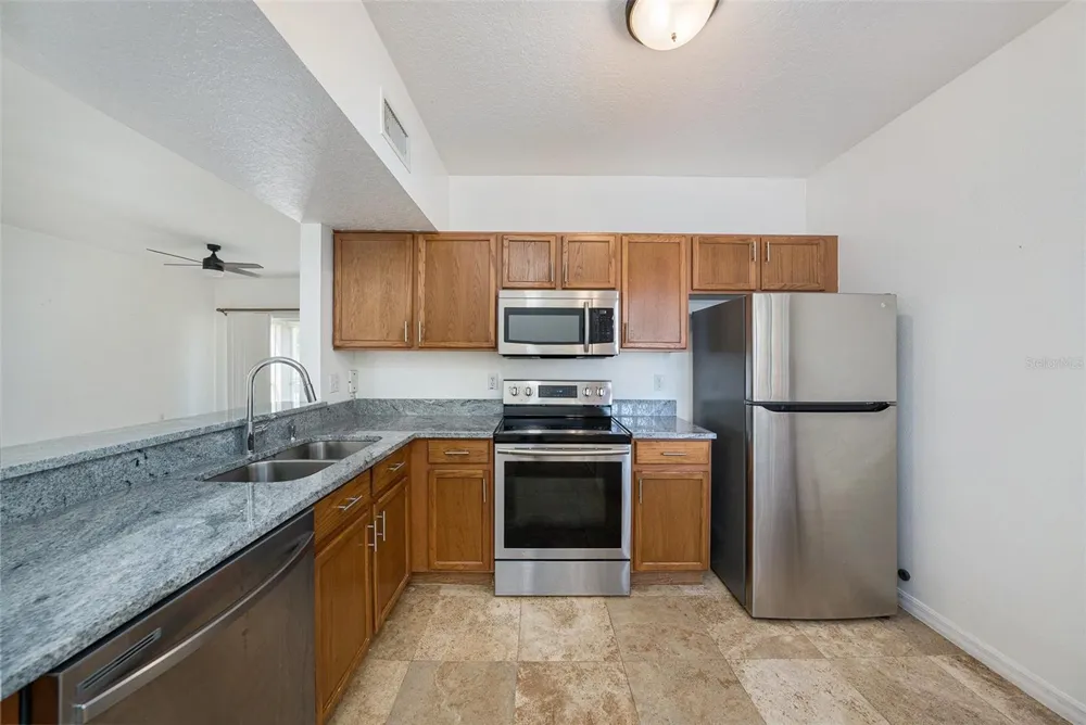 6011 SKYDALE WAY #101 Riverview, FL 33578