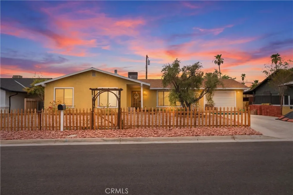 1904 Cortez Needles, CA 92363