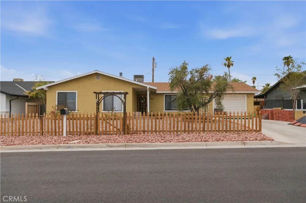 1904 Cortez Needles, CA 92363