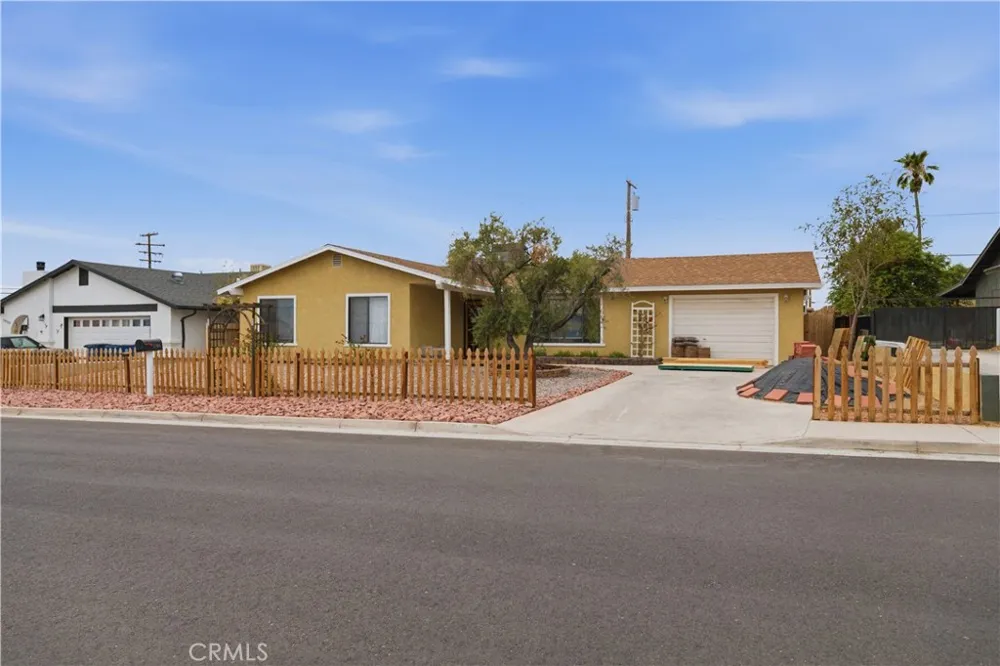 1904 Cortez Needles, CA 92363