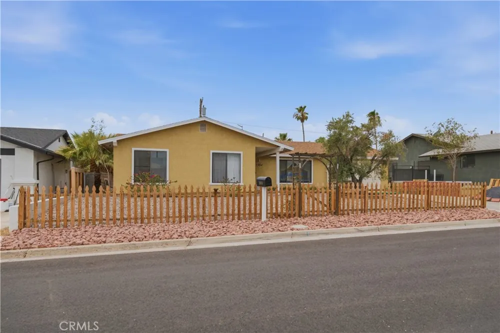 1904 Cortez Needles, CA 92363