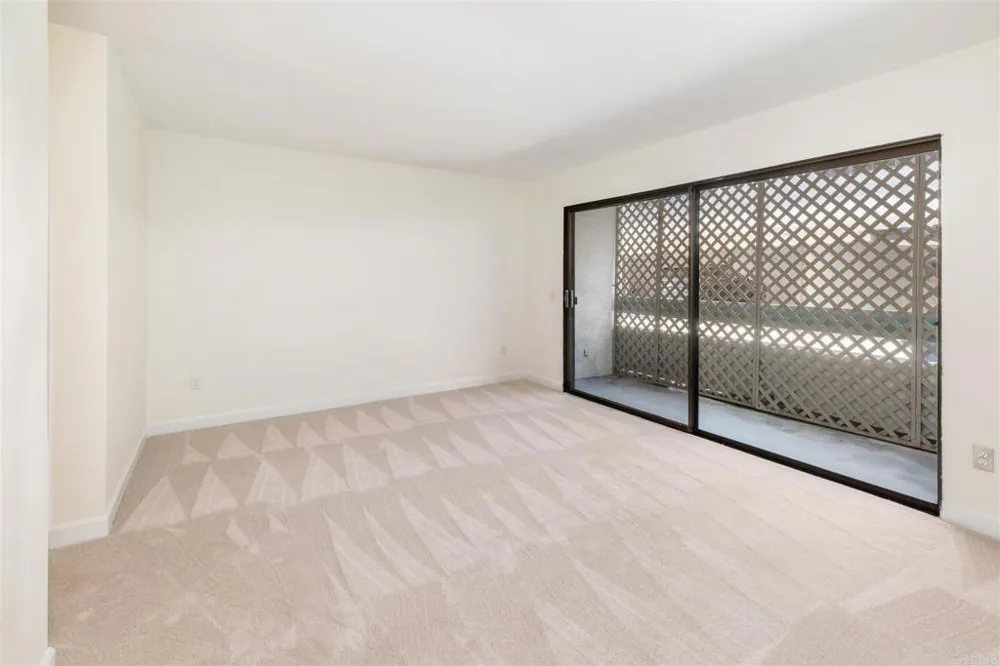 2304 Altisma Way #108 Carlsbad, CA 92009