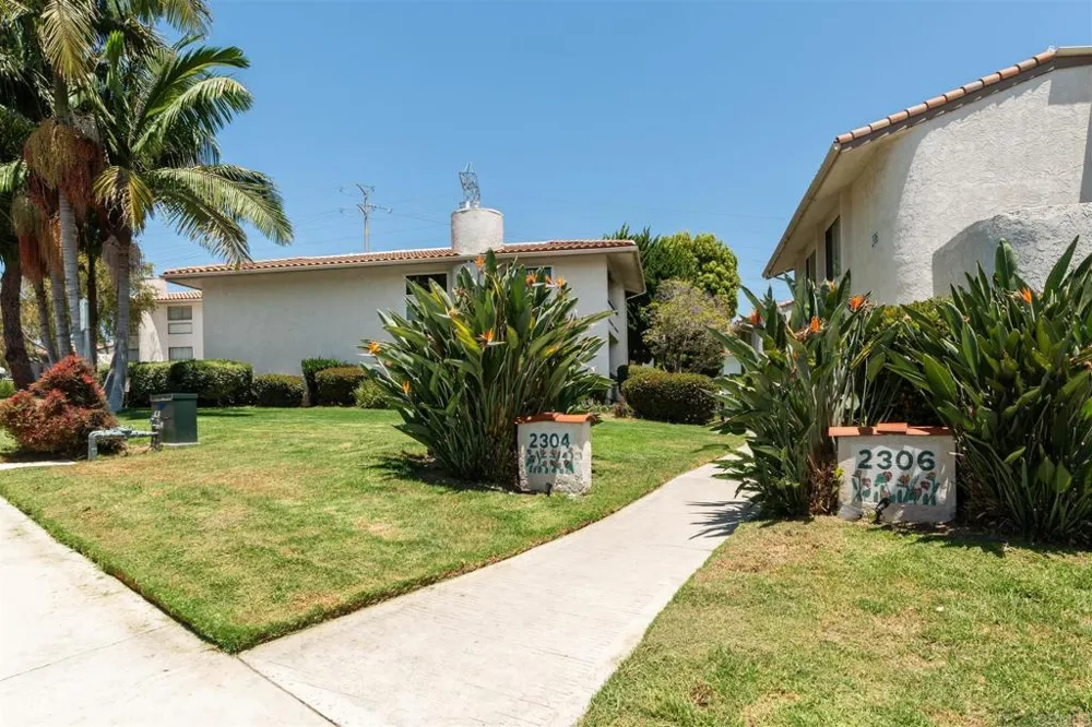 2304 Altisma Way #108 Carlsbad, CA 92009