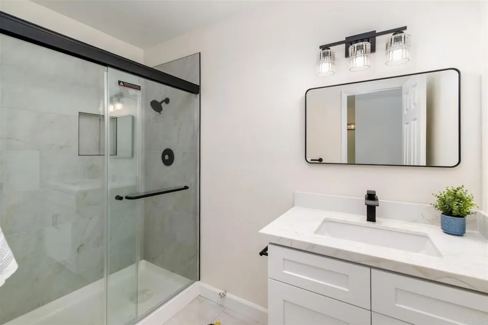 2304 Altisma Way #108 Carlsbad, CA 92009