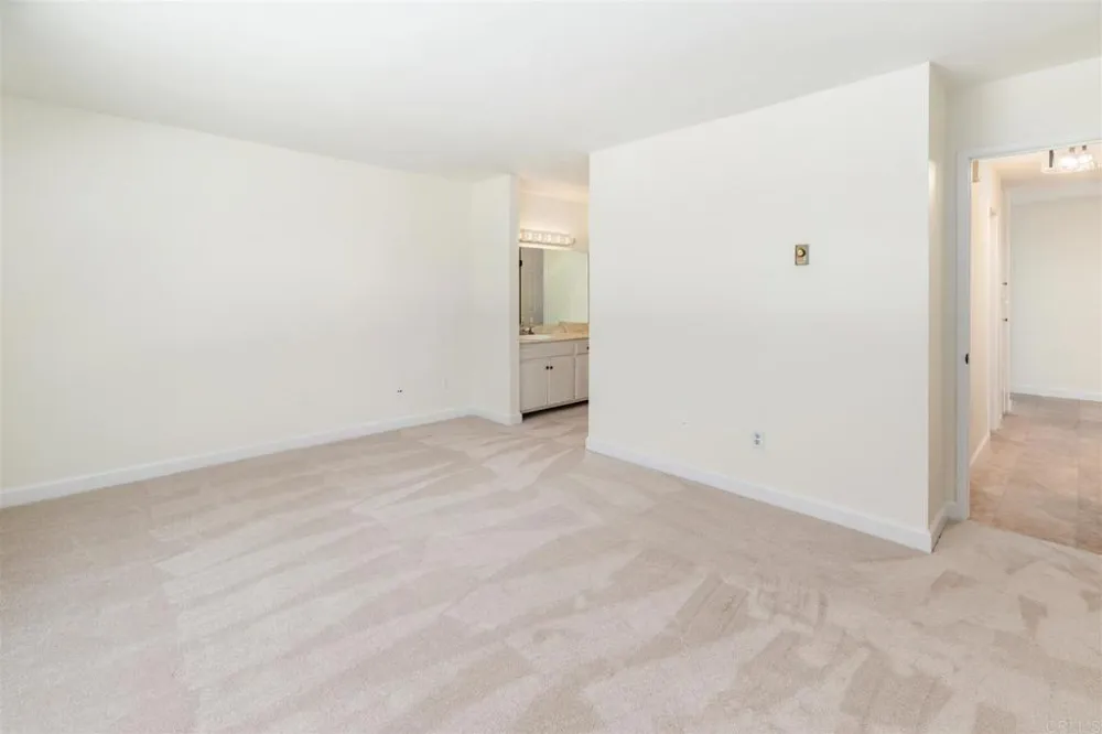 2304 Altisma Way #108 Carlsbad, CA 92009