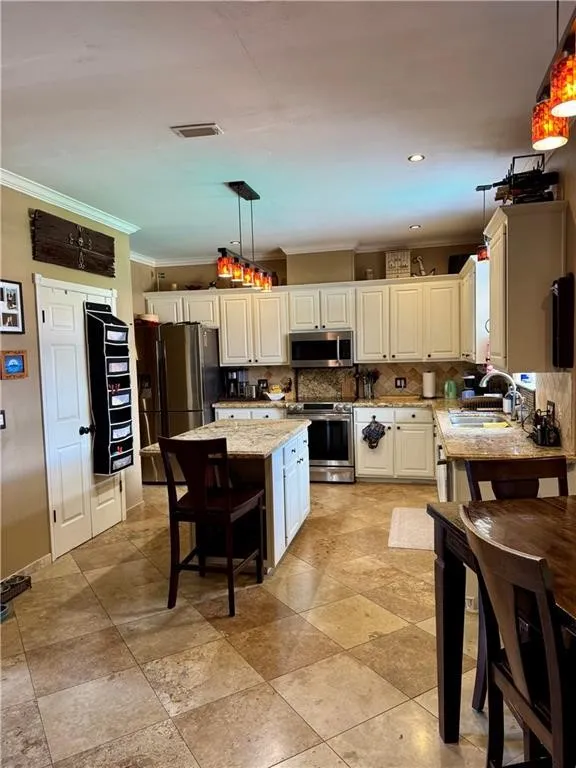 209 Cypress Point Portland, TX 78374