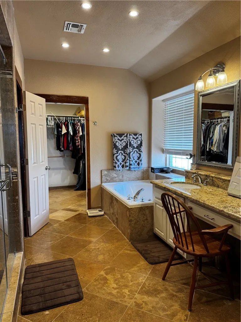 209 Cypress Point Portland, TX 78374