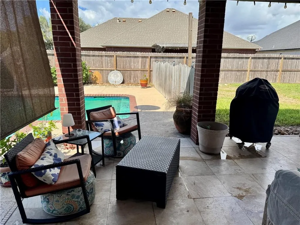 209 Cypress Point Portland, TX 78374