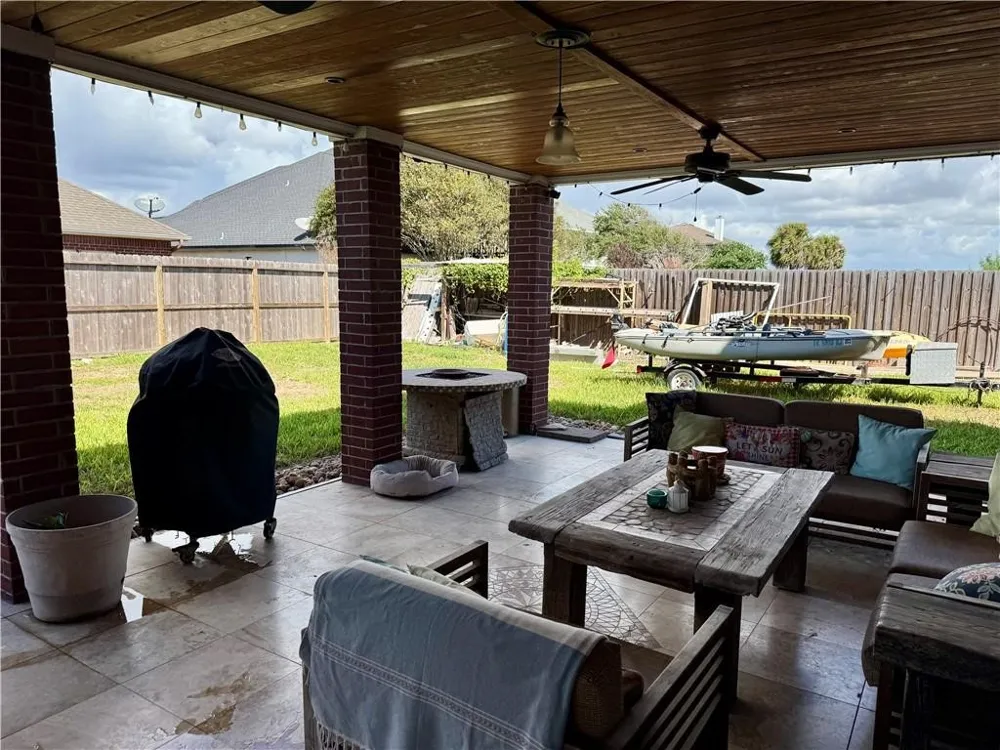 209 Cypress Point Portland, TX 78374