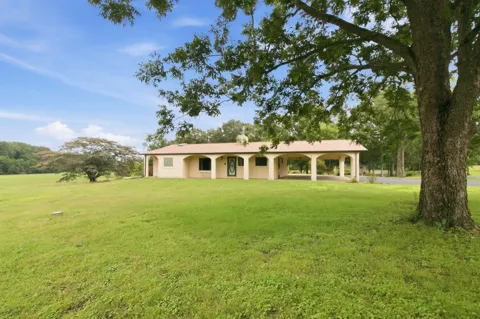 380 McIntosh Rd