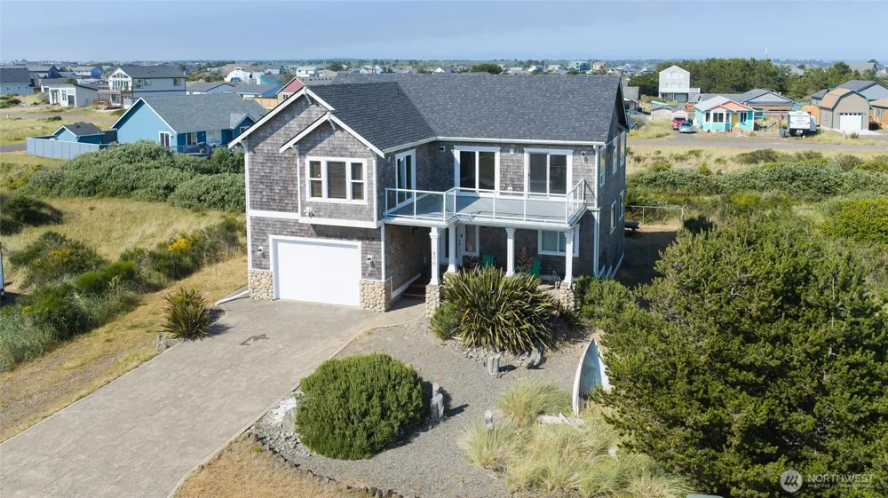470 W Wind Street Ocean Shores, WA 98569