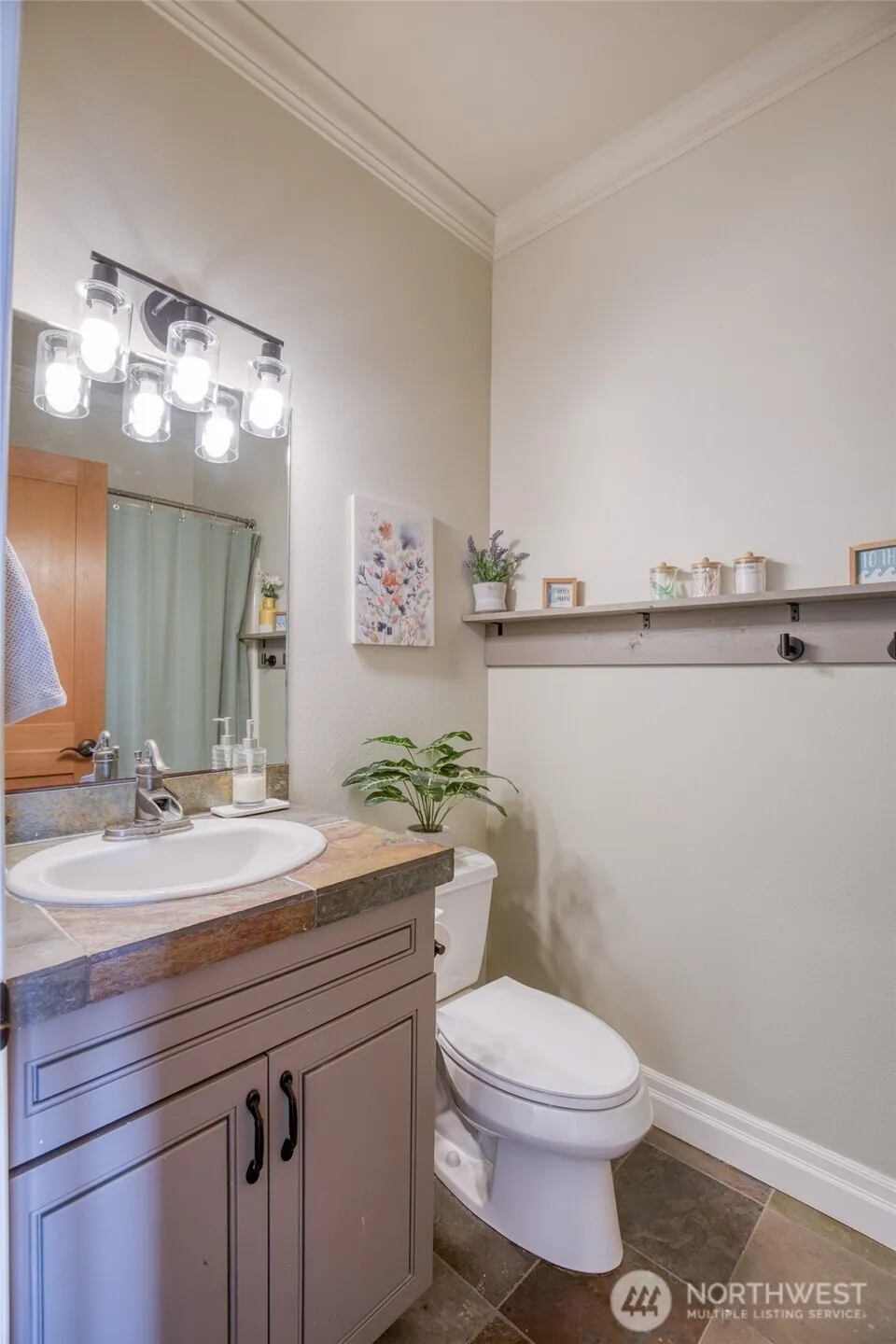 470 W Wind Street Ocean Shores, WA 98569