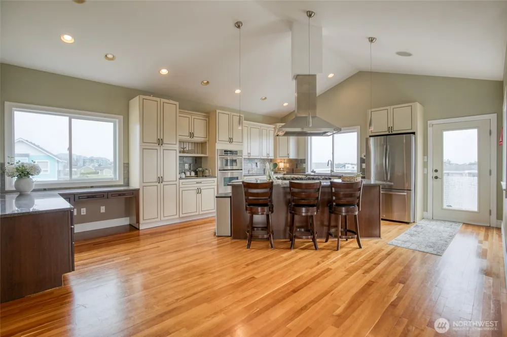 470 W Wind Street Ocean Shores, WA 98569