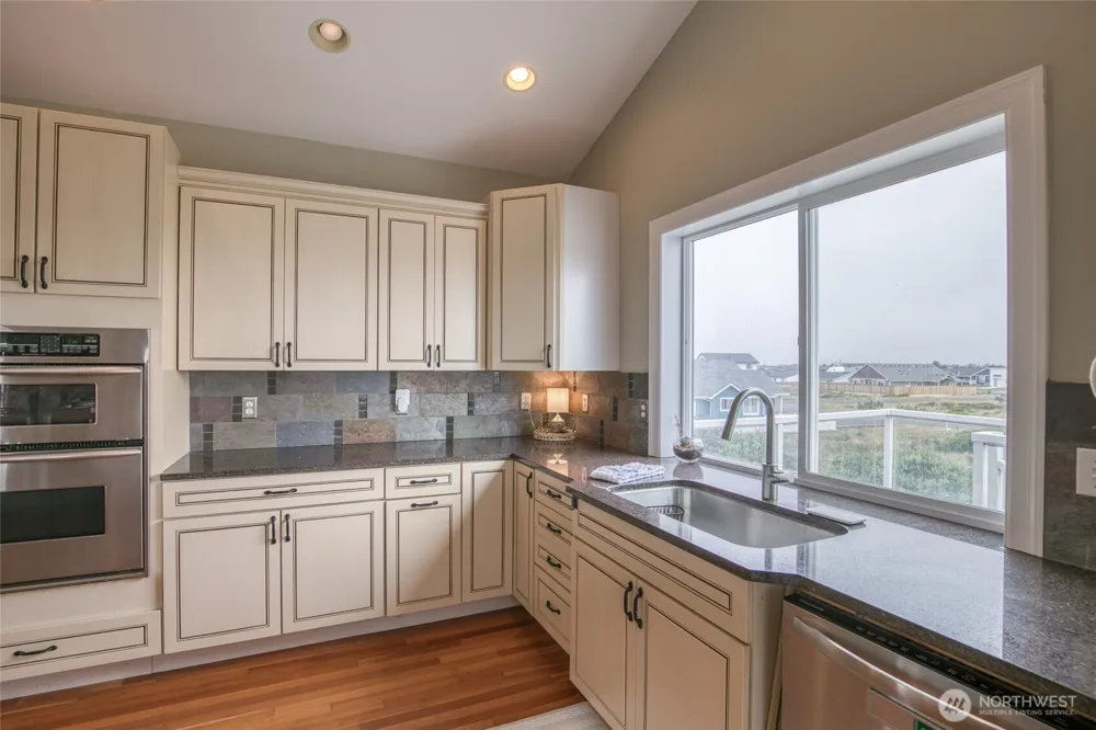 470 W Wind Street Ocean Shores, WA 98569