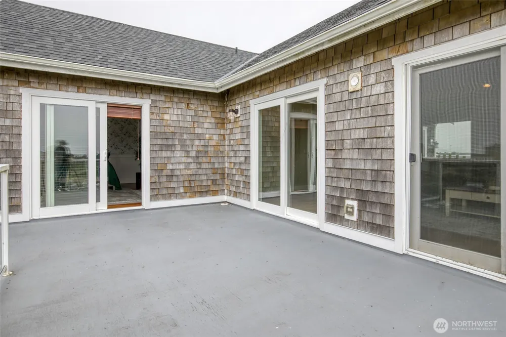 470 W Wind Street Ocean Shores, WA 98569