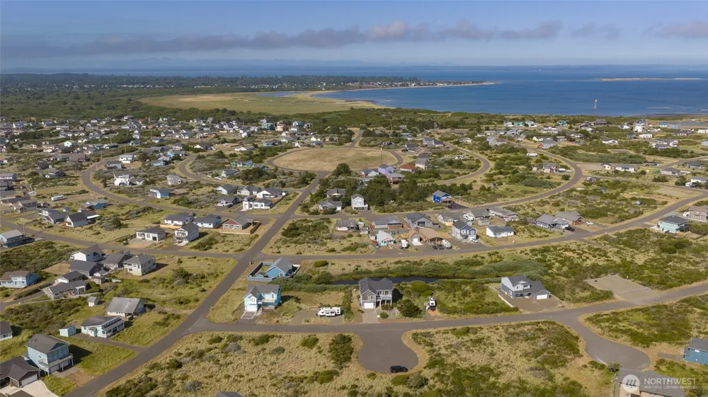 470 W Wind Street Ocean Shores, WA 98569