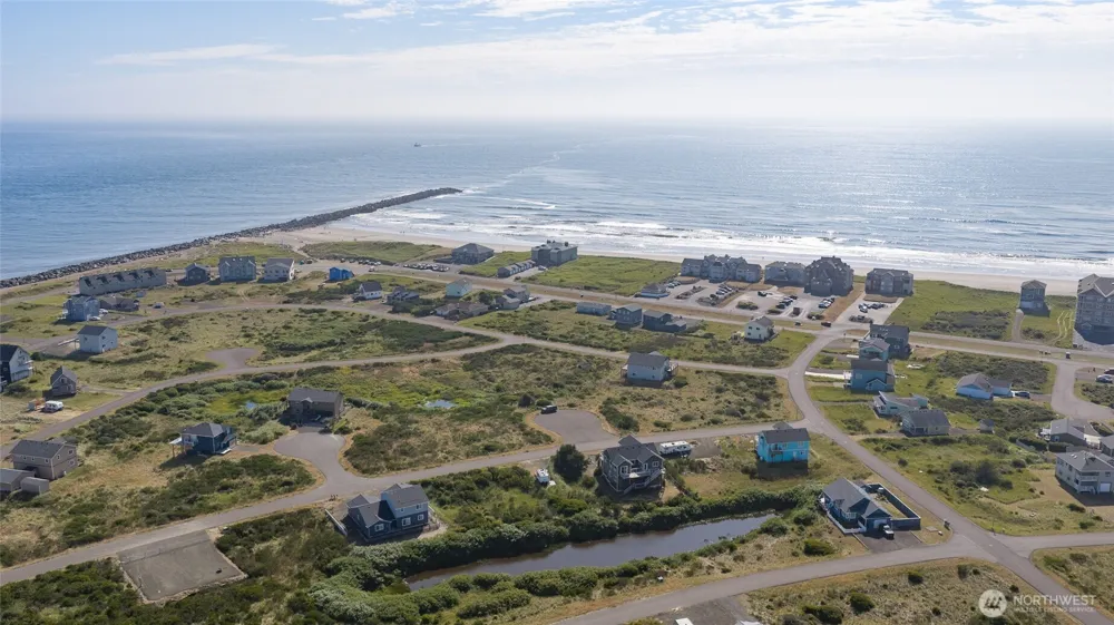 470 W Wind Street Ocean Shores, WA 98569