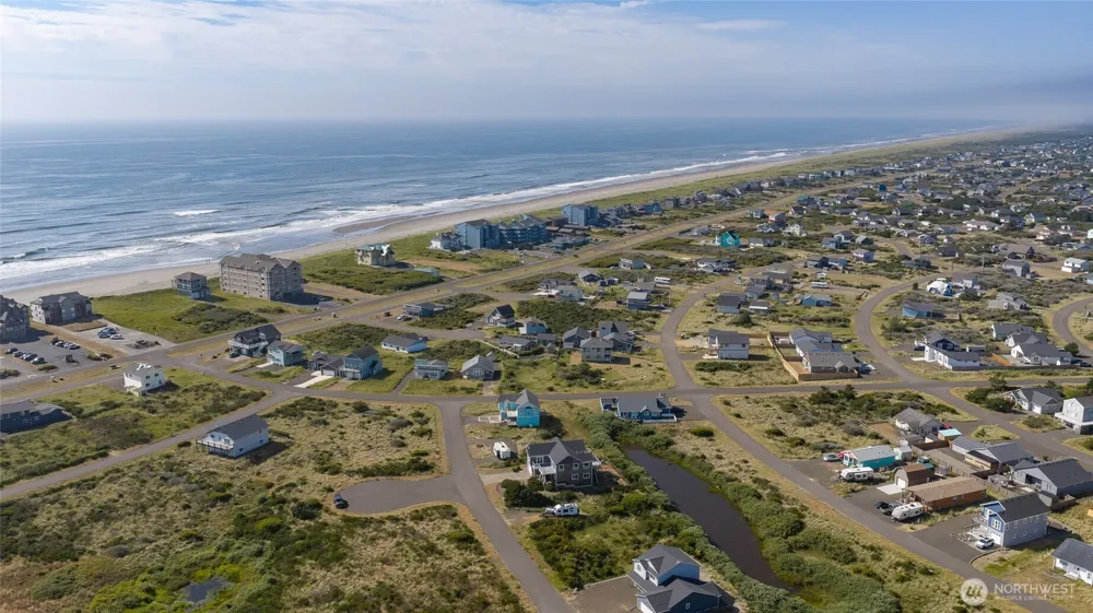 470 W Wind Street Ocean Shores, WA 98569