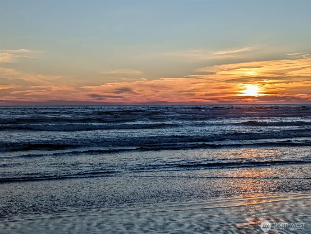 470 W Wind Street Ocean Shores, WA 98569