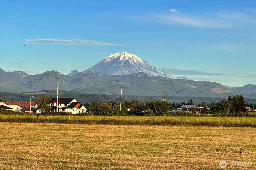 212 XX SE 448th Street Enumclaw, WA 98022