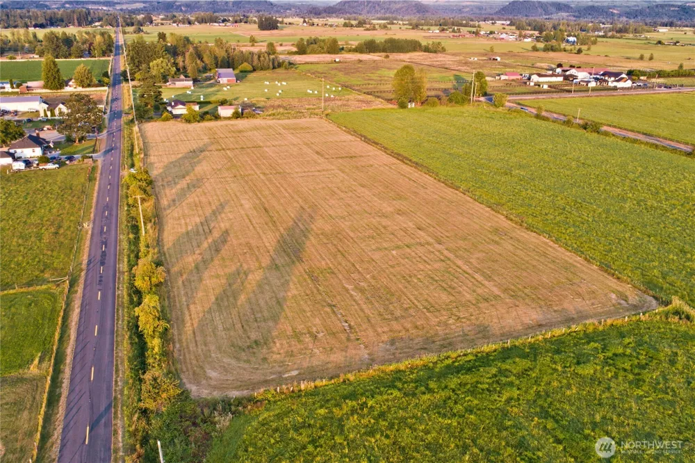 212 XX SE 448th Street Enumclaw, WA 98022