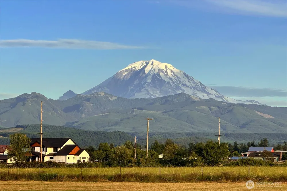 212 XX SE 448th Street Enumclaw, WA 98022