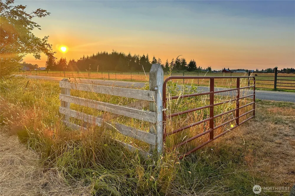 212 XX SE 448th Street Enumclaw, WA 98022