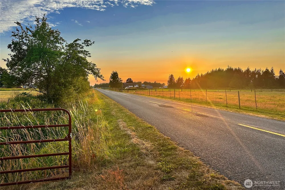 212 XX SE 448th Street Enumclaw, WA 98022