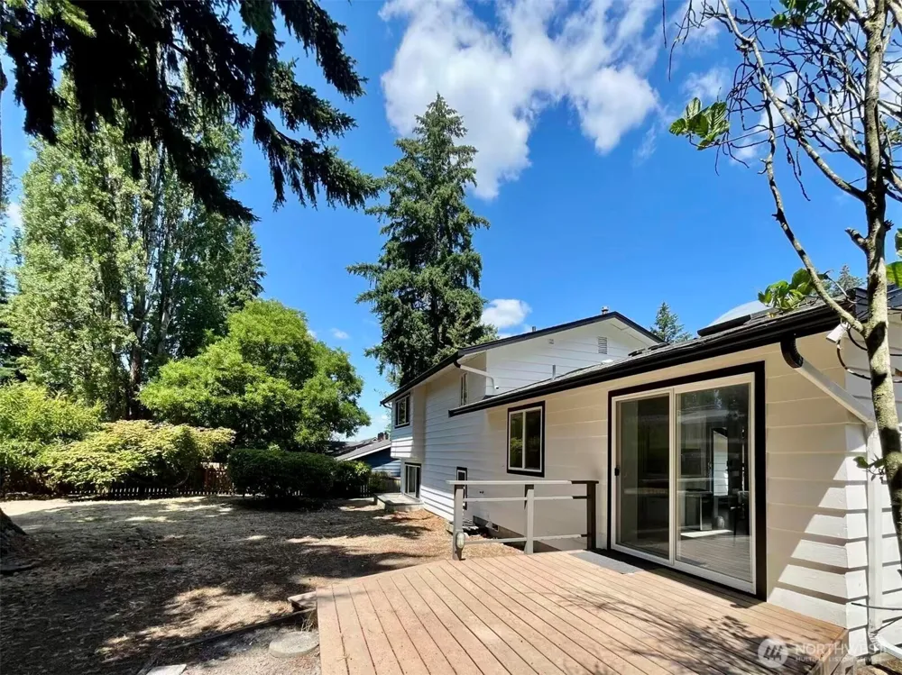 1261 150th Avenue SE Bellevue, WA 98007