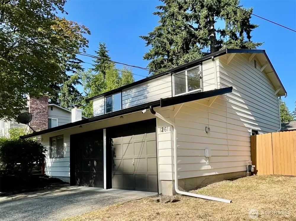 1261 150th Avenue SE Bellevue, WA 98007