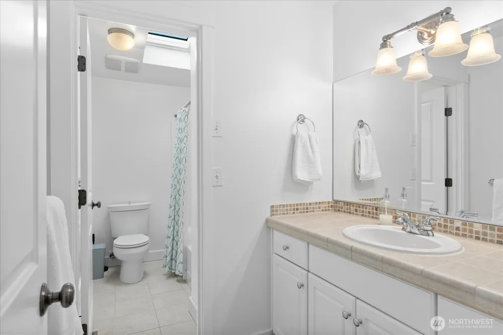 1159 Secret Place Greenbank, WA 98253