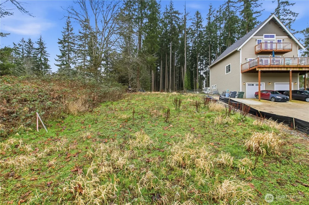 12120 S Clear Lake Road E Eatonville, WA 98328