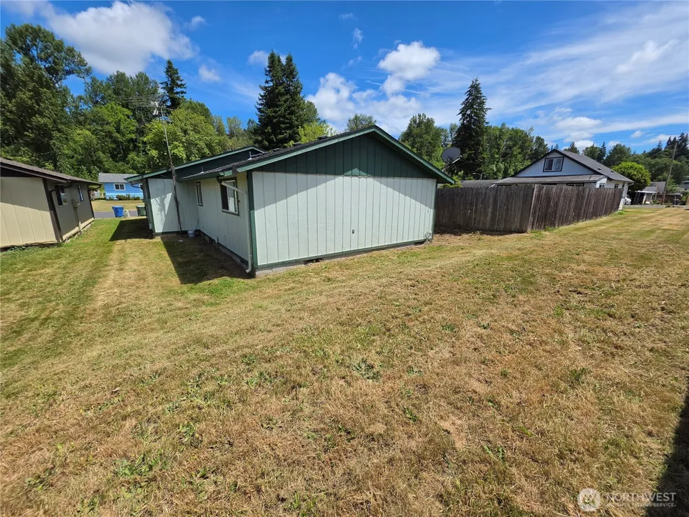 1407 Bowmont Avenue Kelso, WA 98626