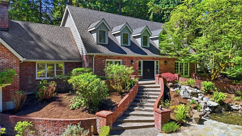 13555 NE 54th Place Bellevue, WA 98005